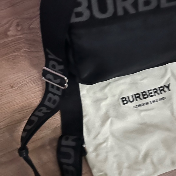 Burberry crossbody bag - Picture 10 of 15